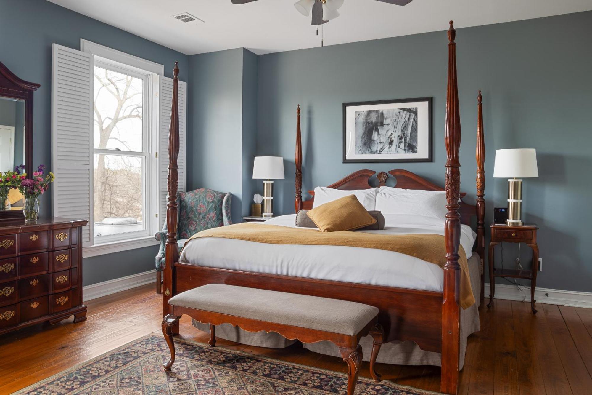 Stone Mountain Manor Bed & Breakfast Exterior photo