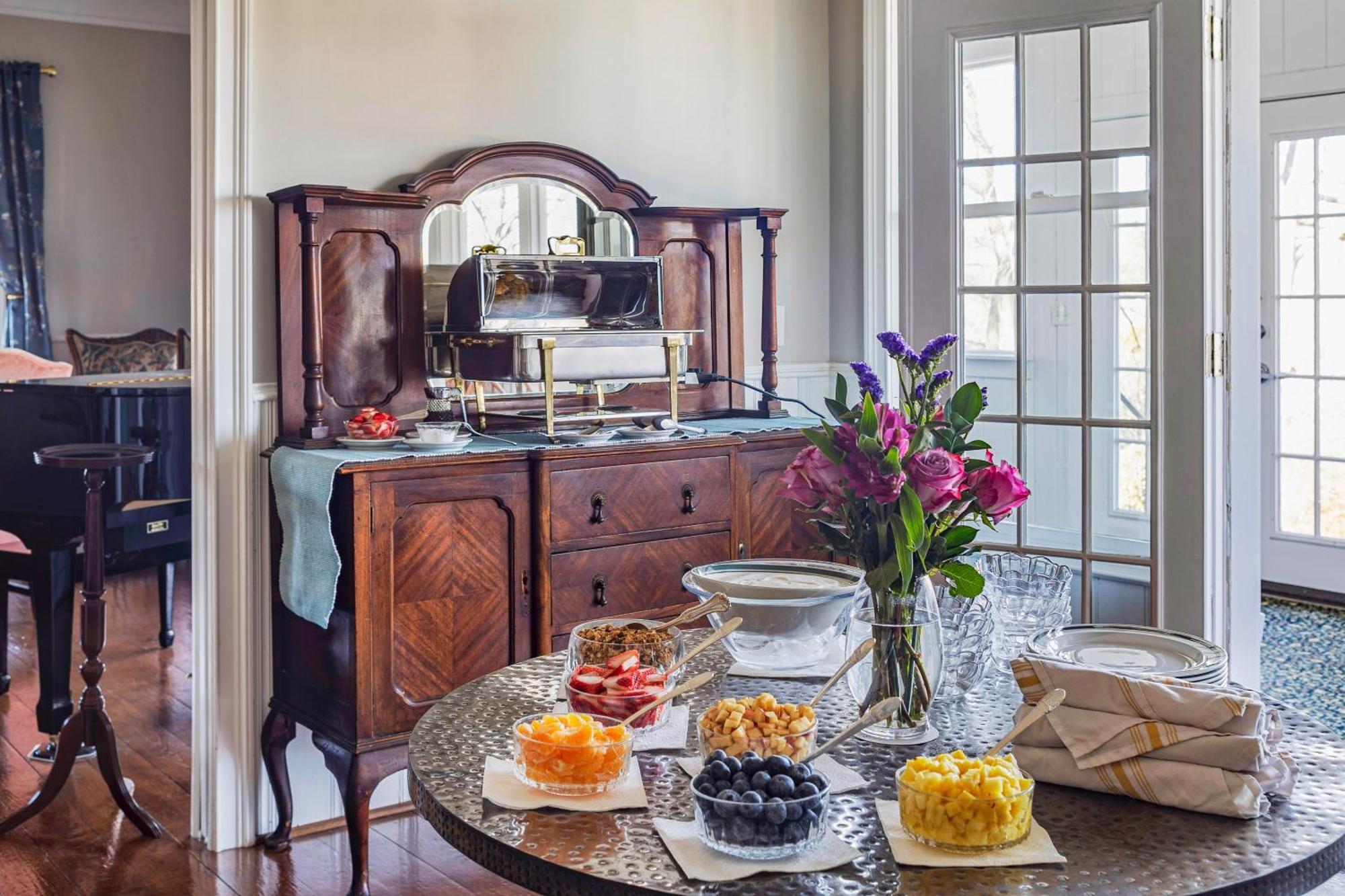 Stone Mountain Manor Bed & Breakfast Exterior photo