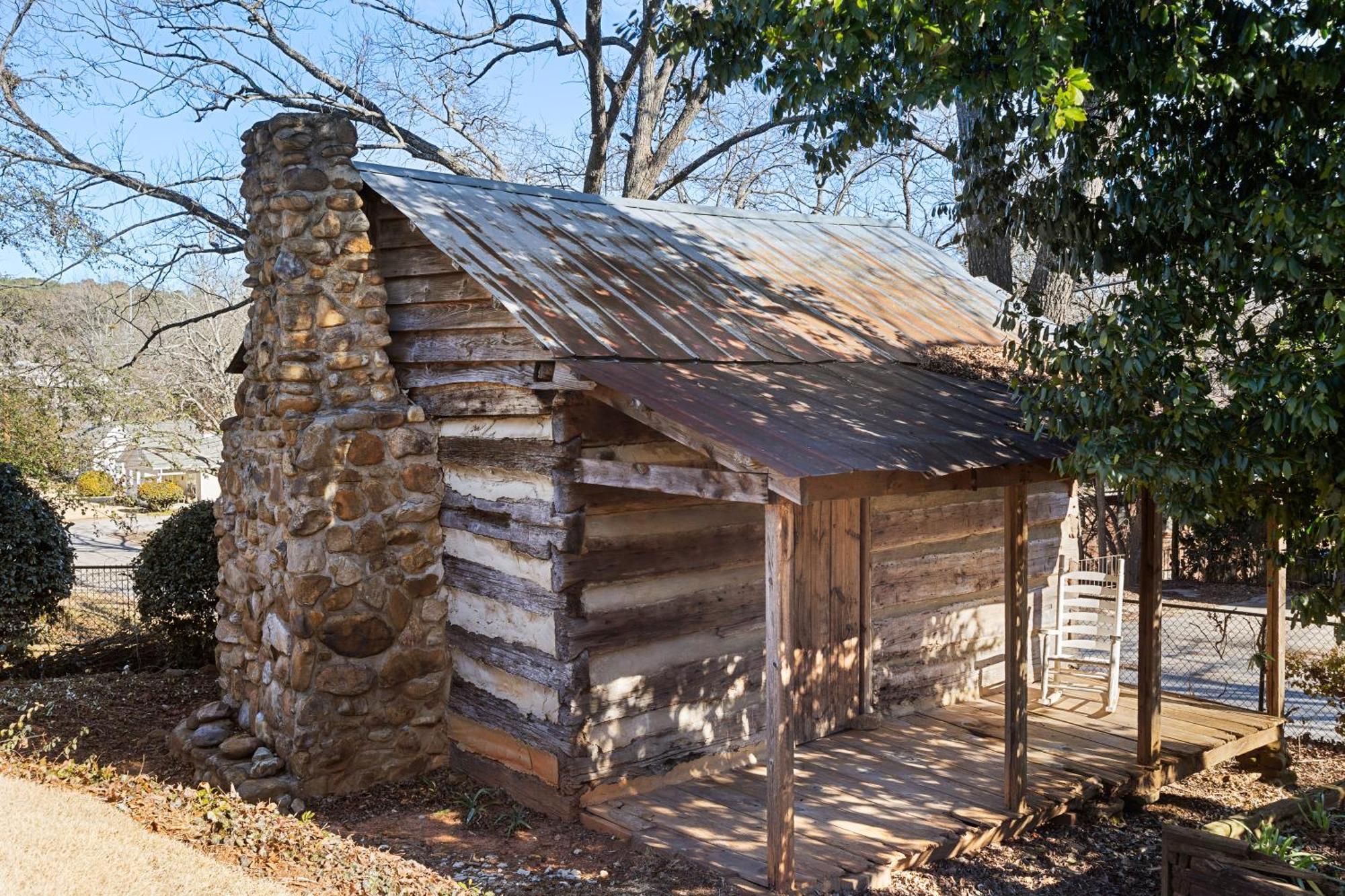 Stone Mountain Manor Bed & Breakfast Exterior photo