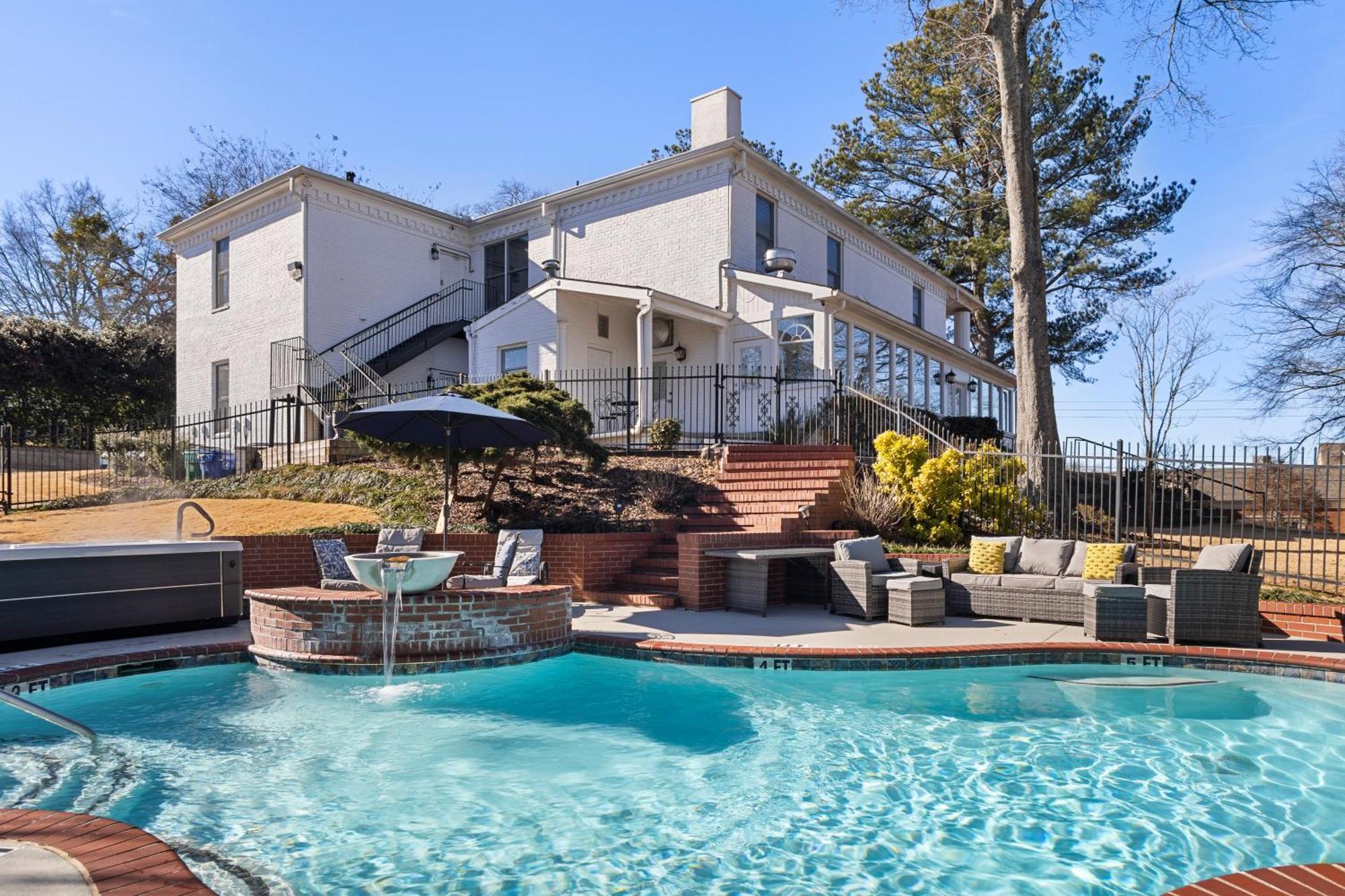 Stone Mountain Manor Bed & Breakfast Exterior photo