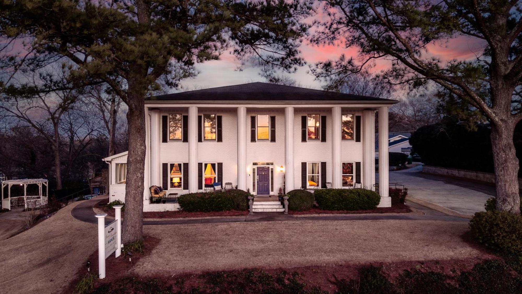 Stone Mountain Manor Bed & Breakfast Exterior photo